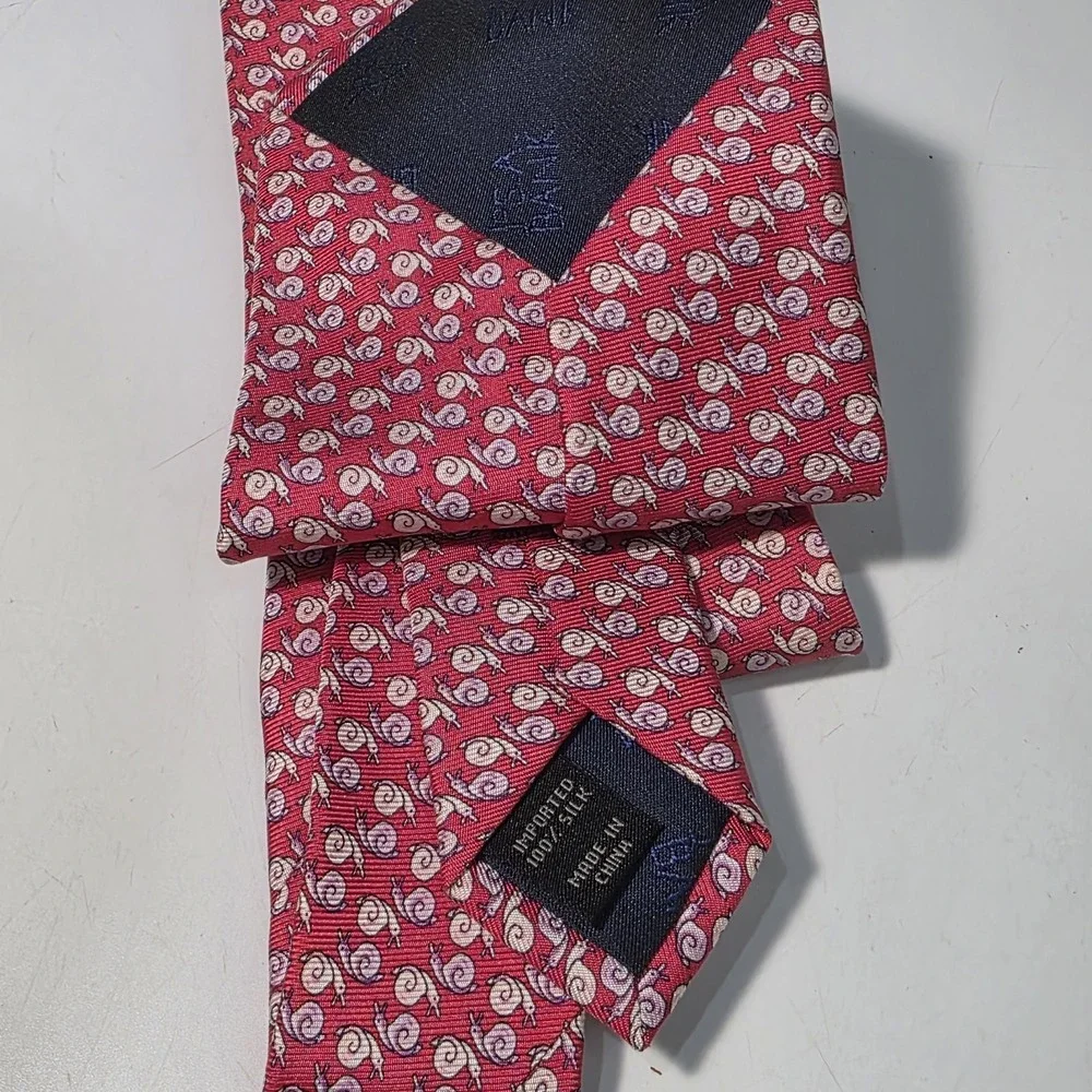 Jos‎ A Bank Signature Collection Silk Pink Snails Pattern Mens Tie